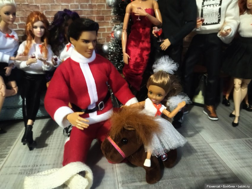 К нам пришел Дед Мороз, он подарки нам принес или Анькино счастье))) (фото 9)