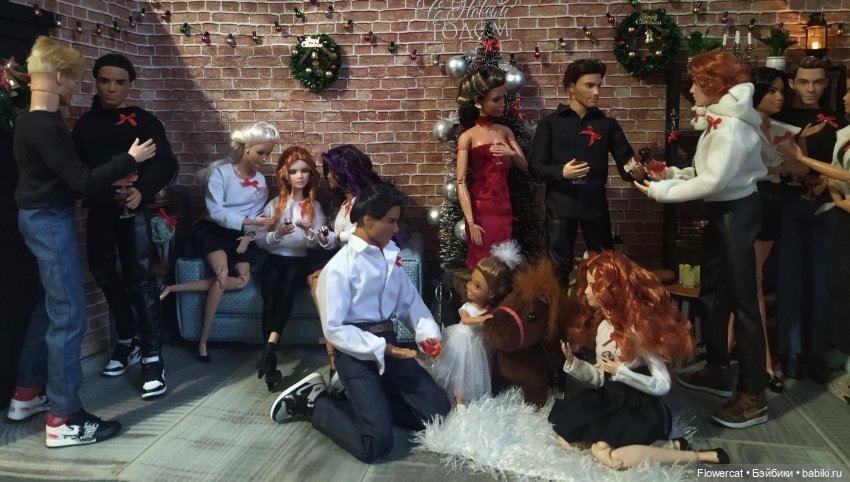 К нам пришел Дед Мороз, он подарки нам принес или Анькино счастье)))