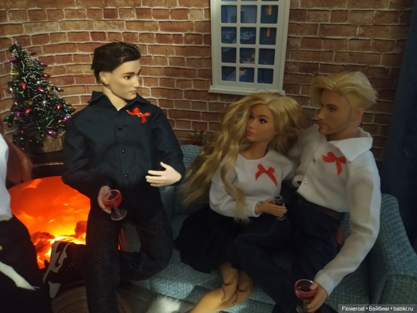 К нам пришел Дед Мороз, он подарки нам принес или Анькино счастье)))