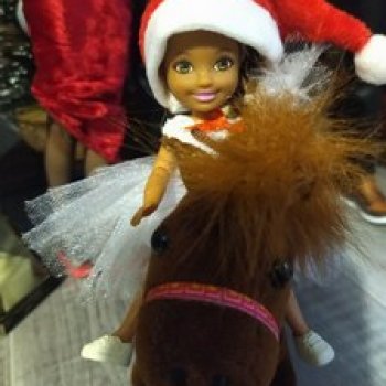 К нам пришел Дед Мороз, он подарки нам принес или Анькино счастье)))