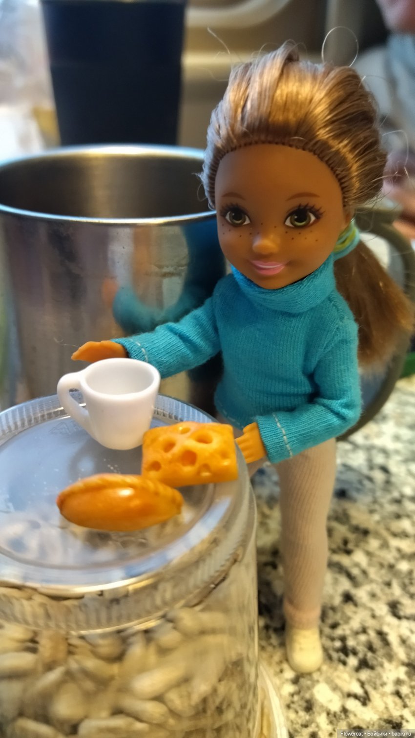 Анька в Питере - дневничок мелкого позитивчика) - Едем, поезд чухает, колёсики стучат, скоро в гости к Питеру нас они