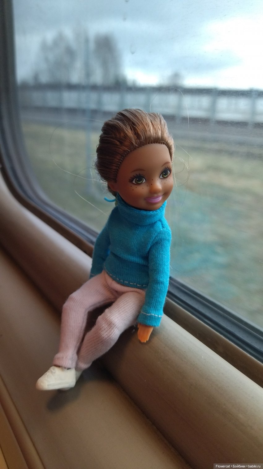 Анька в Питере - дневничок мелкого позитивчика) - Едем, поезд чухает, колёсики стучат, скоро в гости к Питеру нас они