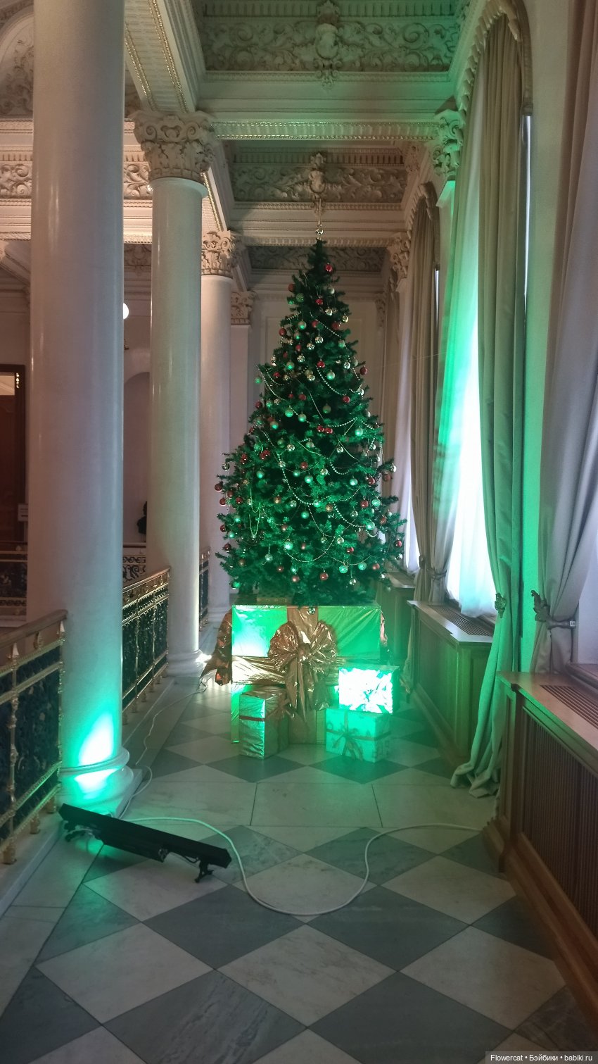 Анька в Питере - дневничок мелкого позитивчика) - Новый год, Музей Фаберже, концерт, Невский и Ёлка на Дворцовой)