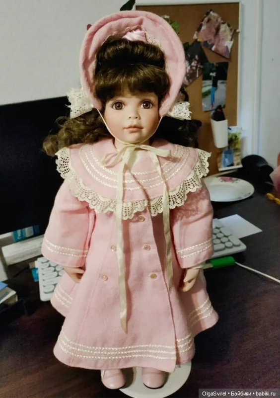 Девочка в розовом пальто — Фарфоровые куклы Ashton Drake (Эштон Дрейк): Knowles