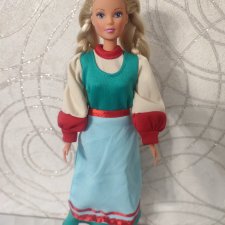 Платье и передник в национальном стиле