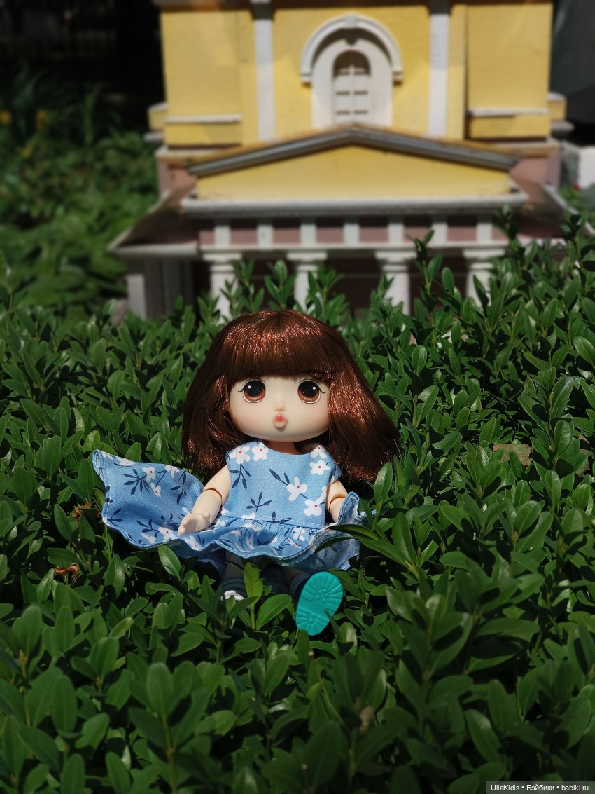 Июльская прогулка корейской девочки в Беларуси