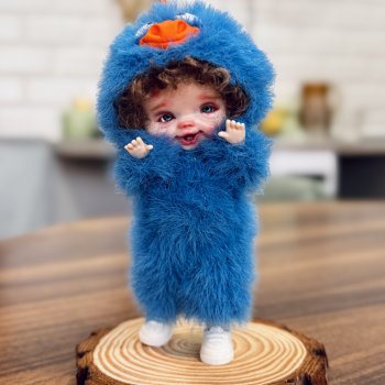 Туся в кигуруми дракоши