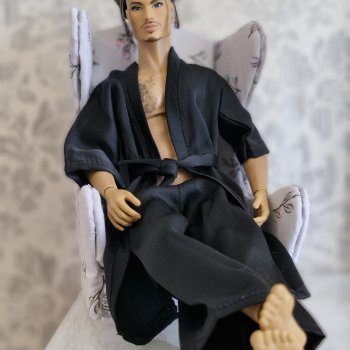 Дорогие, горячо любимые... А у нас первая встреча, а может и первая любовь..?