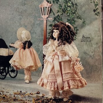 Вернемся к слову MUNDIA