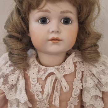 Помогите больше узнать о кукле.