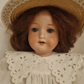 Помогите больше узнать о кукле.