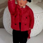 Миниатюрная кукла из пластика. Франция.