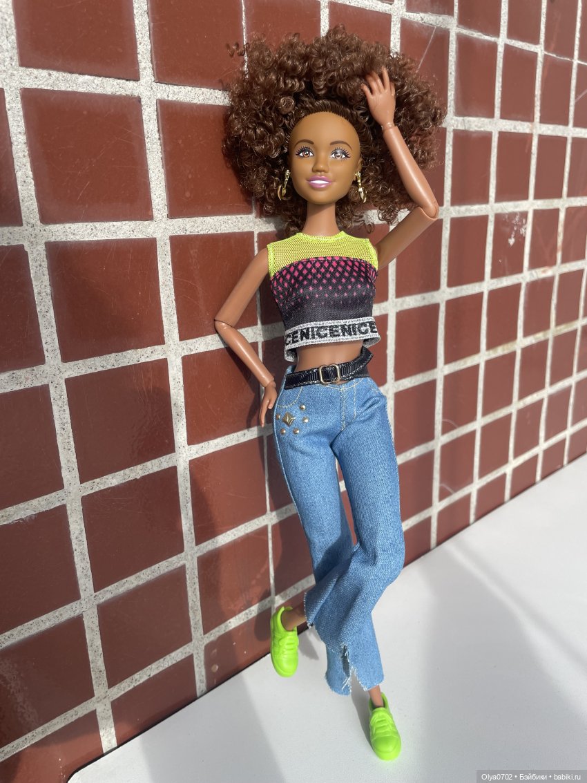 Кудрявая красотка Anlily“Girl in jeans” (фото 2)