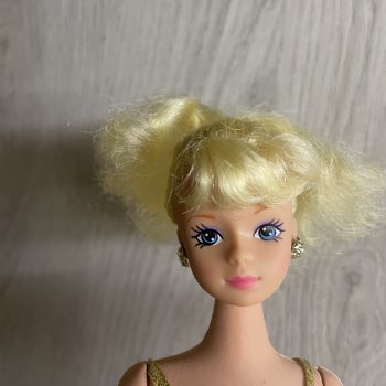 Что за куколка? Подскажите кто знает