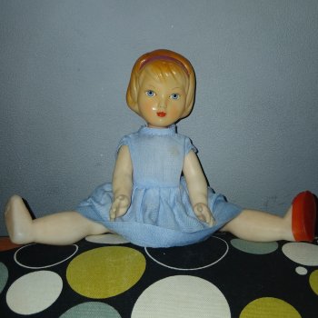 Рельефная куколка фабрики " Мир" г.Минск