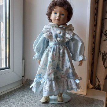 Помогите опознать фарфоровую куклу