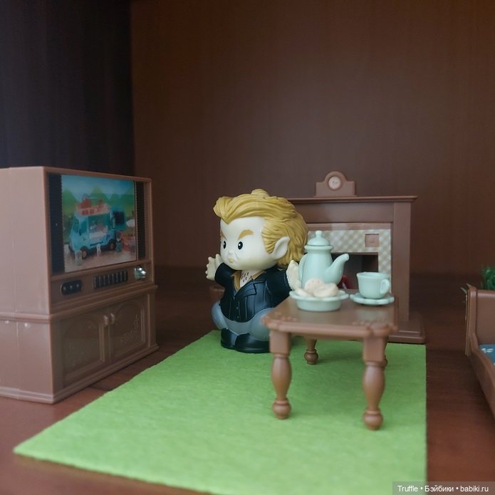 Питер Петтигрю (Little People) и мебель для гостиной