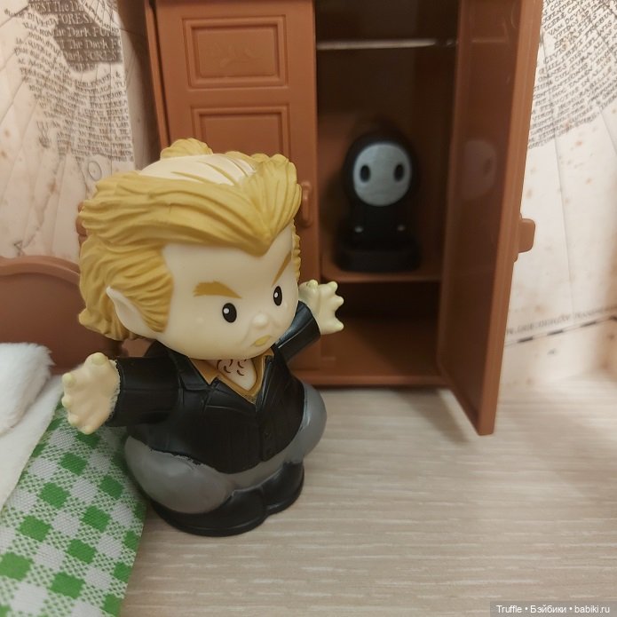 Питер Петтигрю, Little People