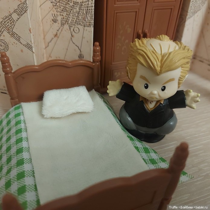 Питер Петтигрю, Little People