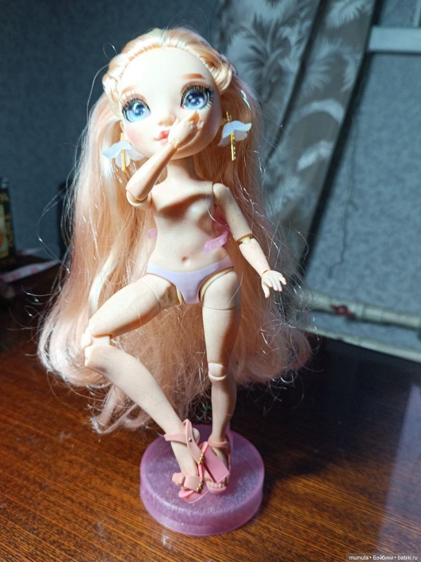 Знакомство: Виктория от Rainbow High (фото 6)