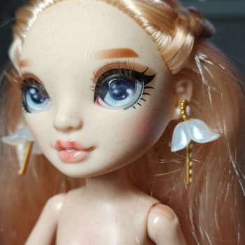 Знакомство: Виктория от Rainbow High