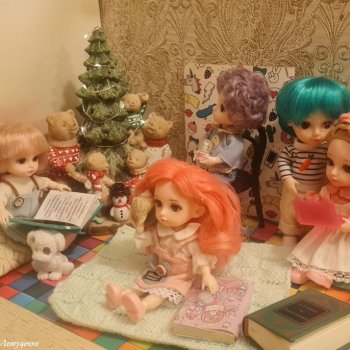 Экоэльфы и девочка Агата поздравляют всех С НАСТУПИВШИМ НОВЫМ ГОДОМ И РОЖДЕСТВЕНСКИМ СОЧЕЛЬНИКОМ!!!