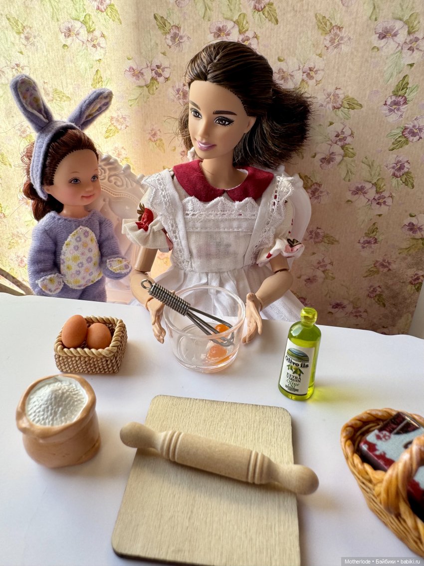 Попросить что-то со стола, пока мама готовит дело святое 🍫