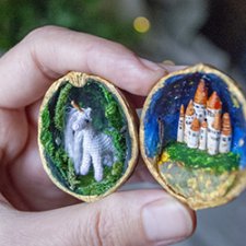 "Последний Единорог" - миниатюра в ореховом домике
