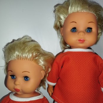 Находка на аукционе)Близняшки))