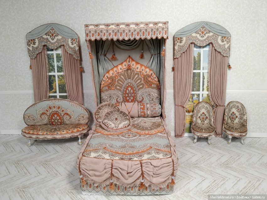 Набор мебели для спальни в масштабе 1:12.