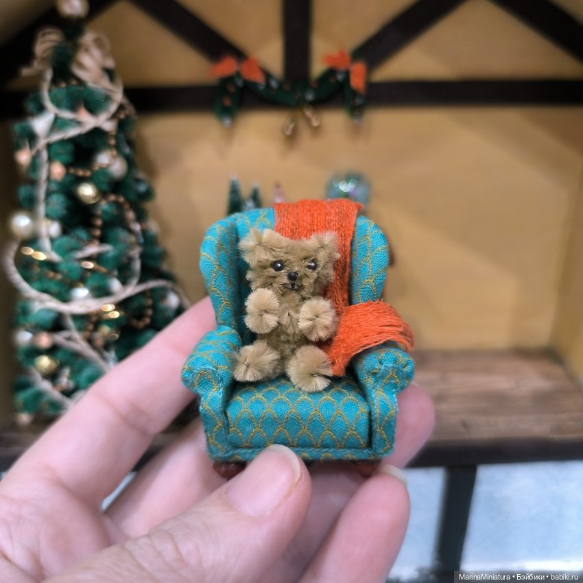 Кресло в масштабе 1:24