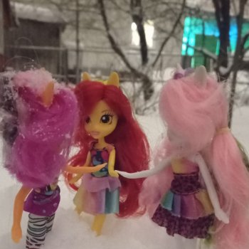 Зимняя прогулка малышек