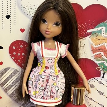 Немного Moxie и две Bratz