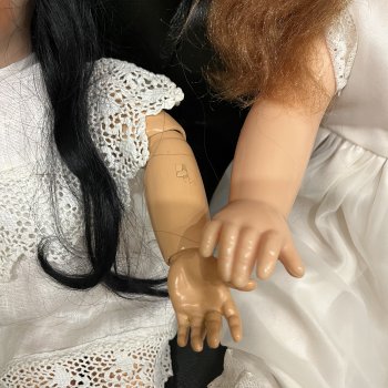 Первые куклы носят белое