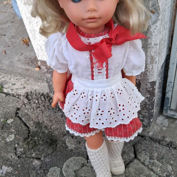 Неизвeстная кукла