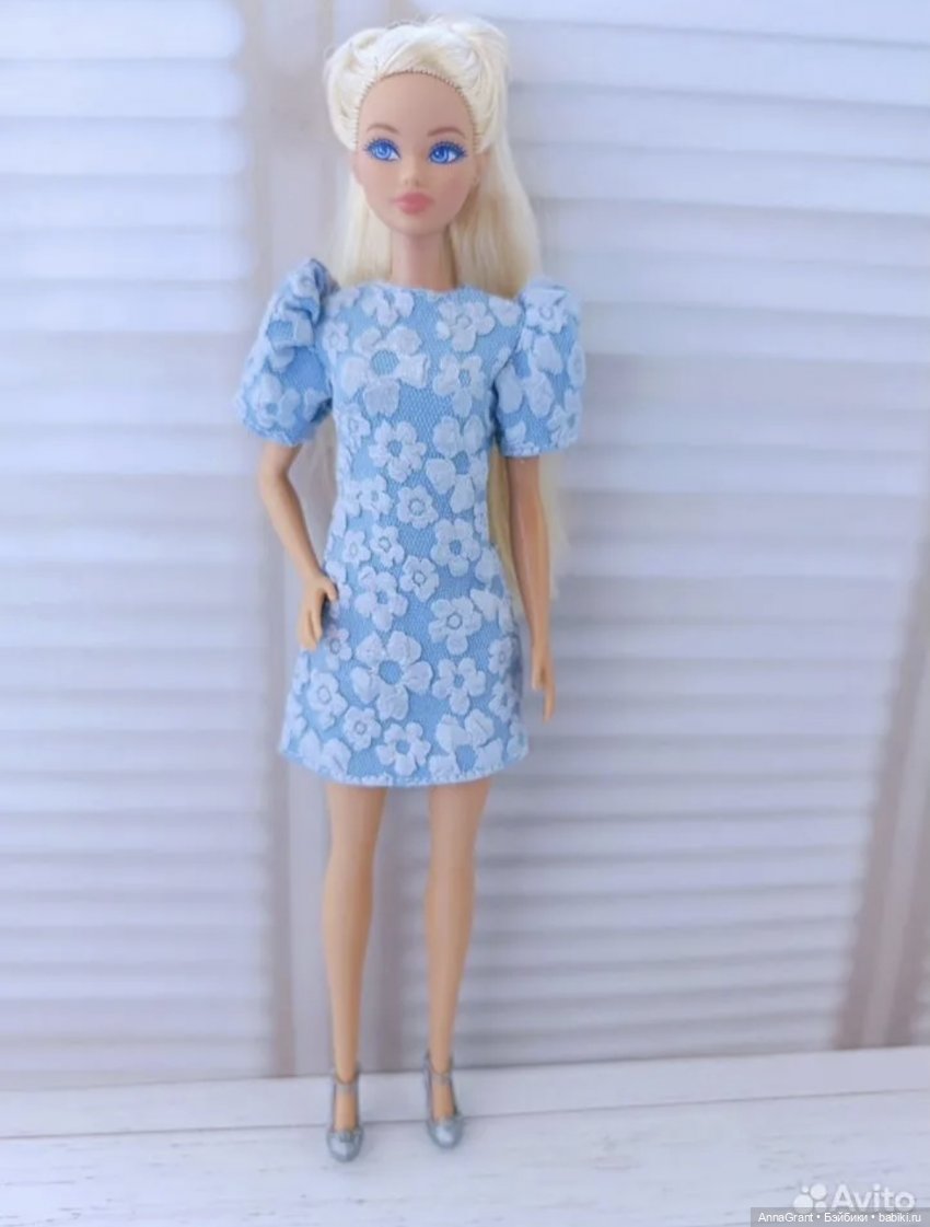 фото продавца в том самом голубом платье :)