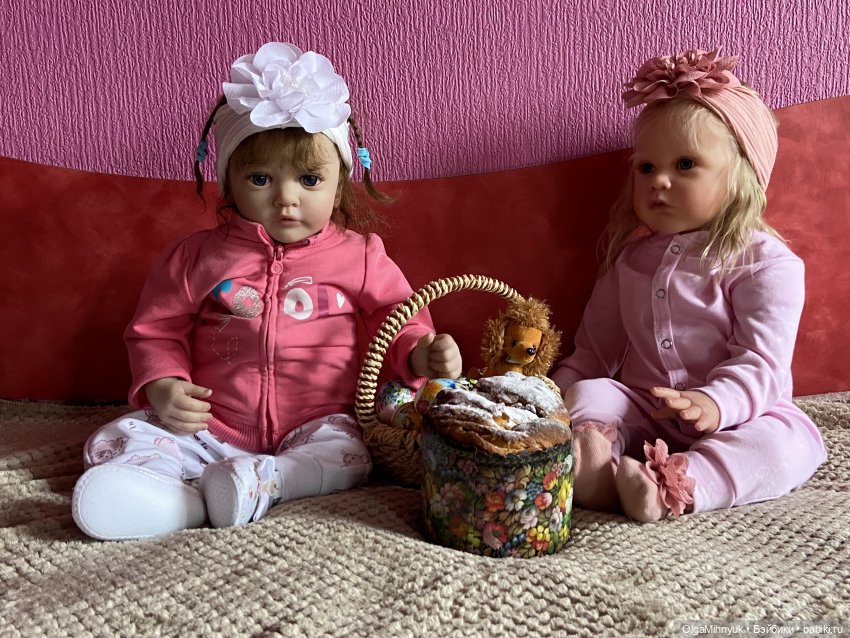 Каждая девочка любит наряды. Обновки для Маруси и Ульяши