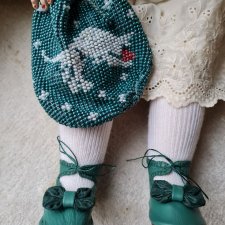 Сумочка из бисера и ботиночки для антикварной куклы