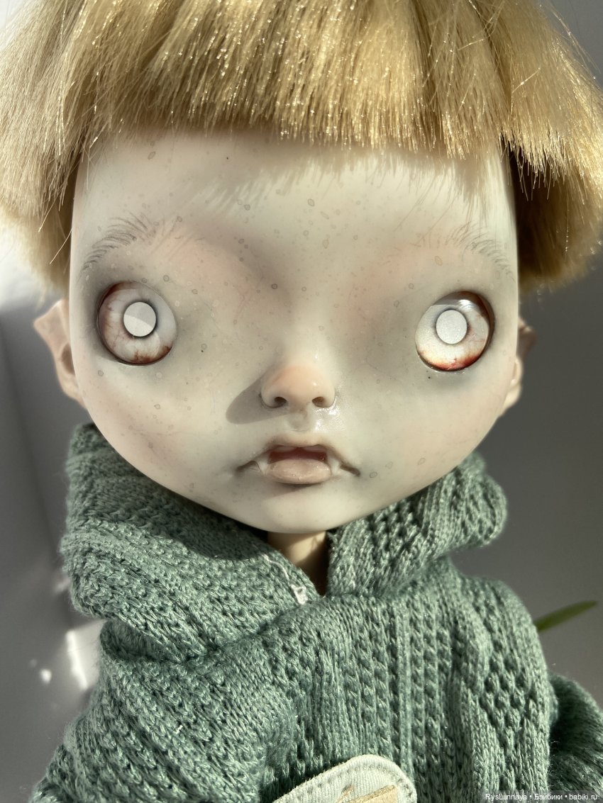 Кровососик) глазки статичные. Выполнен на заказ.