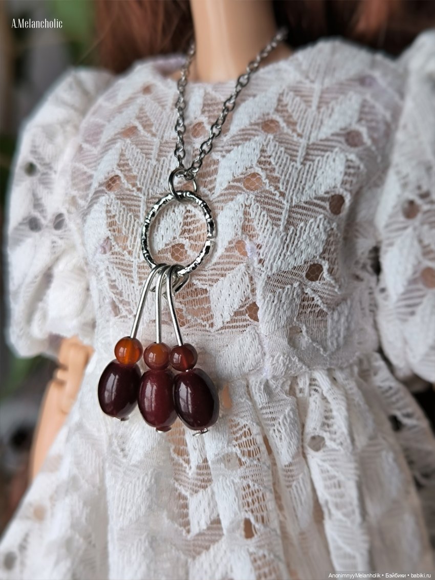 Подвеска с яшмой и бусинами