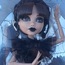 Monster High x Wednesday Addams Rave'N (Skullector), NRFB