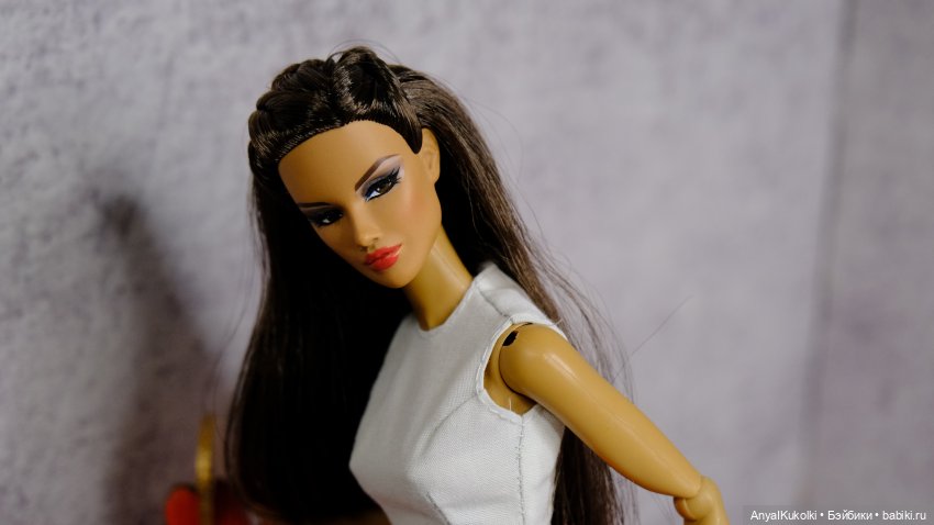 Мисс Коста на MengF: порок и невинность