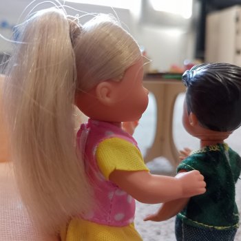 Маленькие шалости кукольных малышей