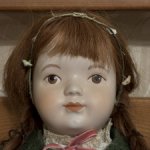 Коллекционная фарфоровая кукла