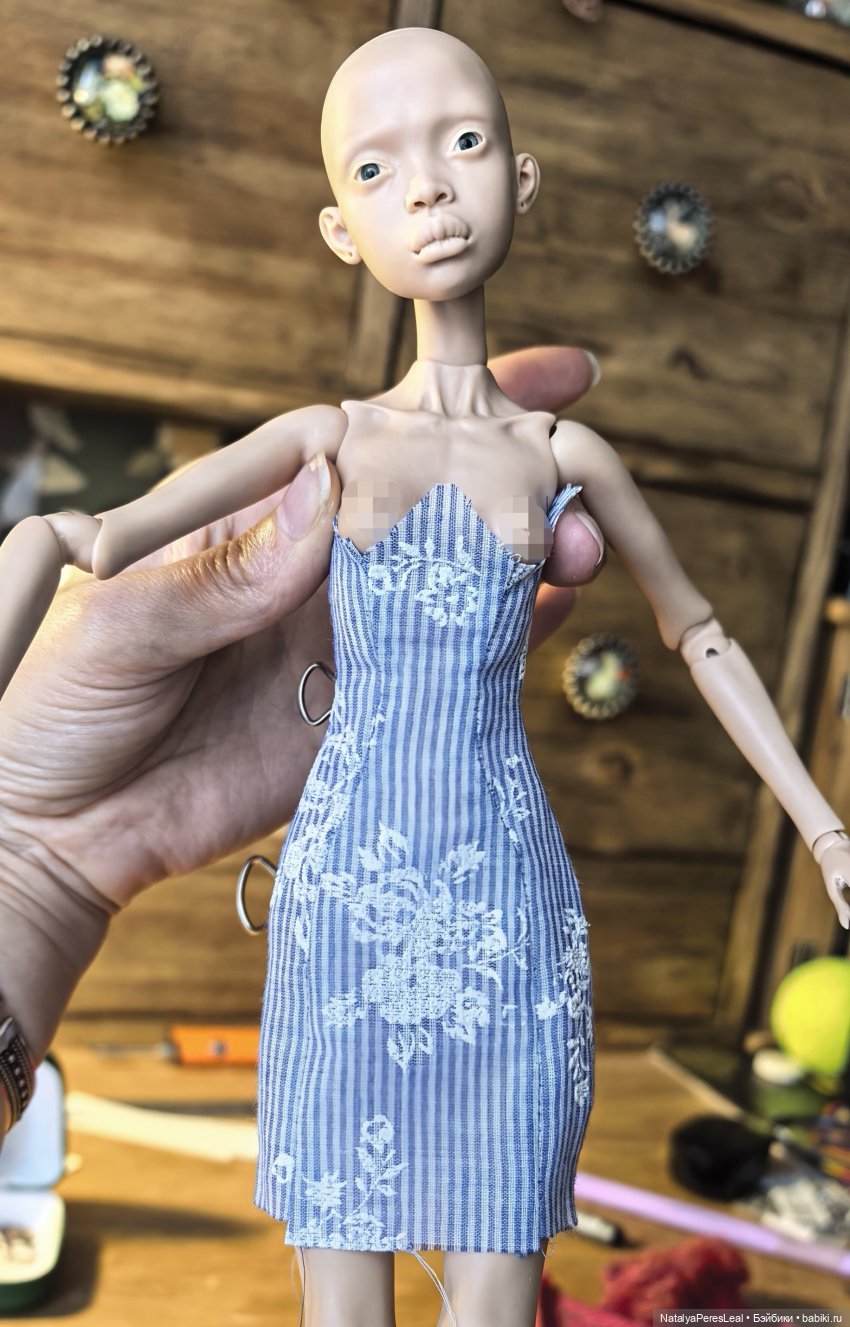 Высокая мода из малярного скотча, или попытка обнять необъятное (фото 5)