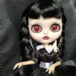 Кастомная кукла Блайз Уэнсдей Аддамс со скрипкой (Custom Blythe Wednesday Addams)