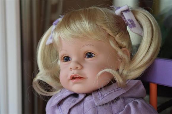 Коллекционная кукла Адора (Adora doll)