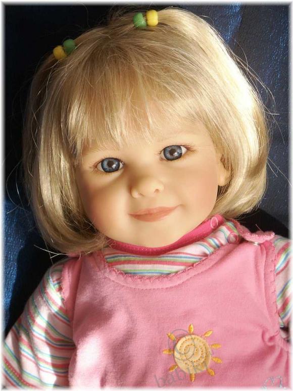 Нина и Анна-Лена поздравляют всех с праздником весны (фото 5)