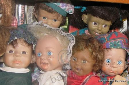 Дом, где живут куклы. Добавила фотографии, по просьбам трудящихся, ну и от себя кое-что