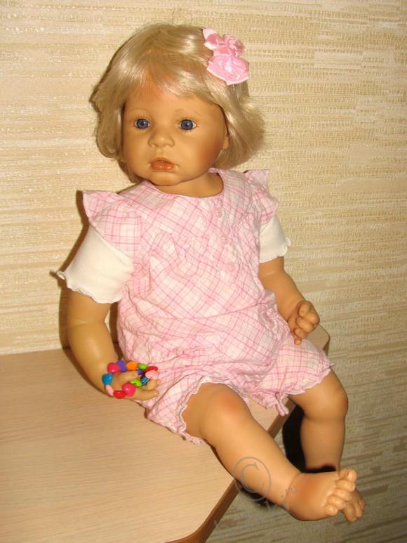 Маленькая Мария - коллекционная кукла от Zapf - 2 (фото 2)